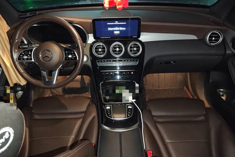 Used Mercedes-Benz GLC 2022 Facelifted GLC 260 L 4MATIC Dynamic Edition Center Console