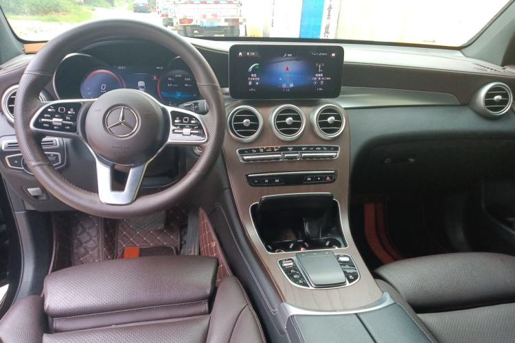 Used Mercedes-Benz GLC 2022 Refreshed GLC 300 L 4MATIC Dynamic Edition Center Console