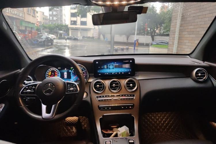 Used Mercedes-Benz GLC 2022 GLC 300 L 4MATIC Dynamic Edition Prestige Model Center Console