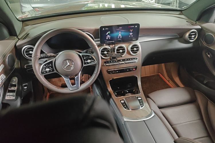 Used Mercedes-Benz GLC 2022 Refreshed GLC 300 L 4MATIC Dynamic Edition Center Console