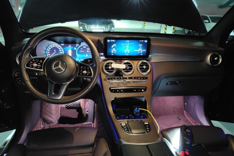 Used Mercedes-Benz GLC 2022 Refreshed GLC 300 L 4MATIC Dynamic Edition Center Console