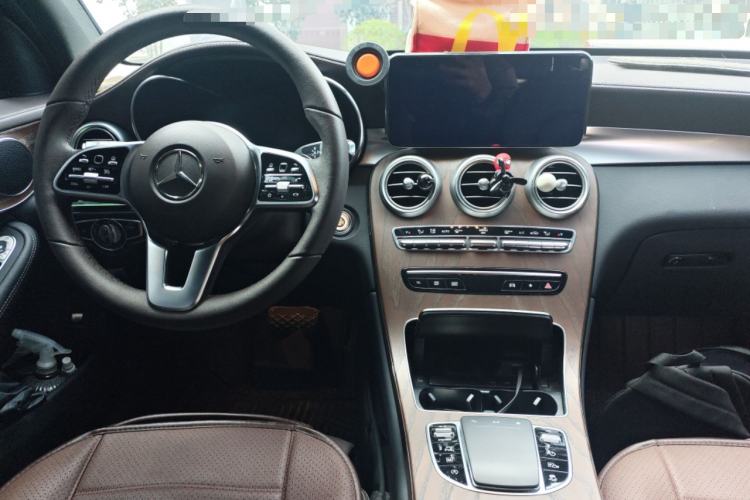 Used Mercedes-Benz GLC 2022 Second Facelift GLC 260 L 4MATIC Luxury Edition Center Console
