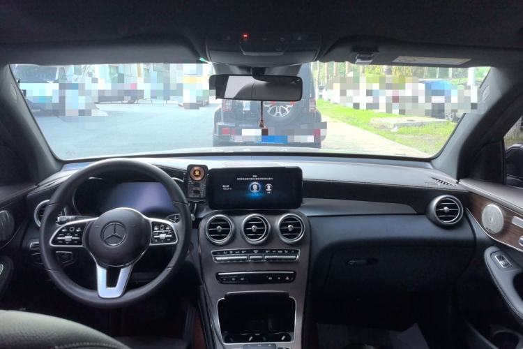 Used Mercedes-Benz GLC 2022 Refreshed GLC 300 L 4MATIC Dynamic Edition Center Console