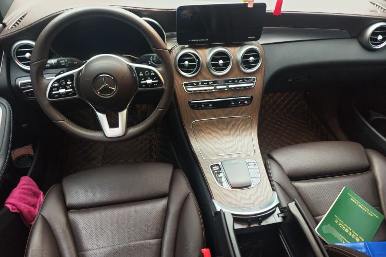 Used Mercedes-Benz GLC 2022 Second Facelift GLC 260 L 4MATIC Luxury Edition Center Console