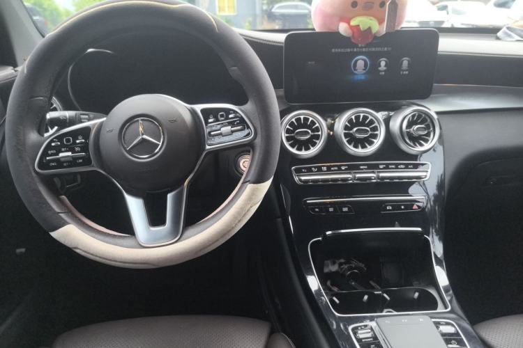 Used Mercedes-Benz GLC 2022 GLC 260 L 4MATIC Dynamic Edition Center Console