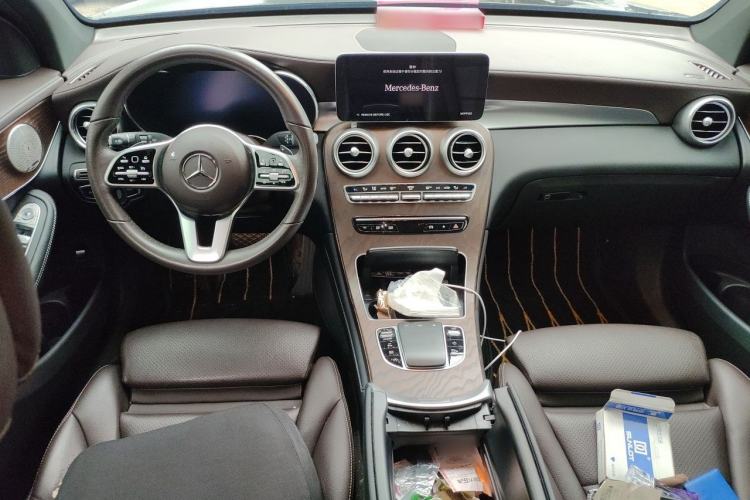 Used Mercedes-Benz GLC 2022 GLC 300 L 4MATIC Dynamic Model Center Console