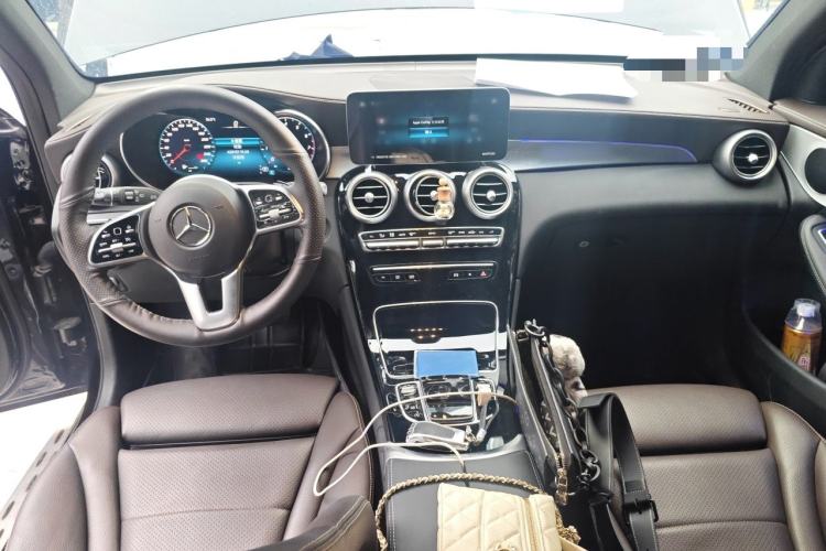 Used Mercedes-Benz GLC 2022 Facelifted GLC 260 L 4MATIC Dynamic Edition Center Console