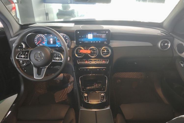 Used Mercedes-Benz GLC 2022 Refreshed GLC 260 L 4MATIC Dynamic Edition Center Console