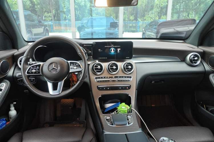Used Mercedes-Benz GLC 2022 Refreshed GLC 300 L 4MATIC Dynamic Edition Prestige Version Center Console