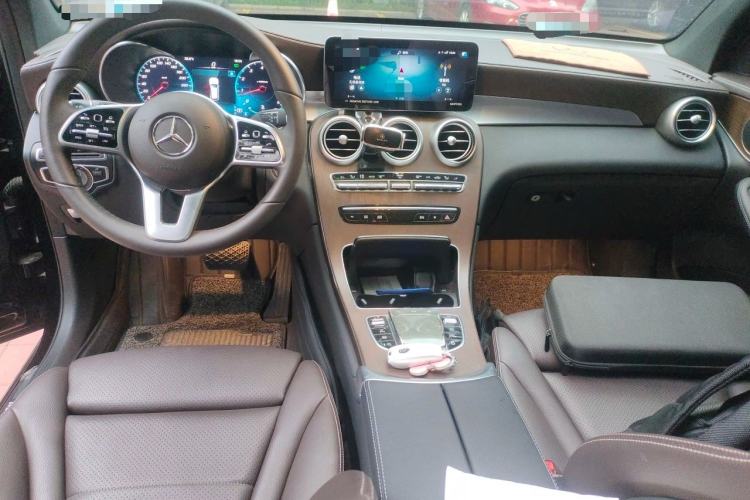 Used Mercedes-Benz GLC 2022 Second Facelift GLC 260 L 4MATIC Luxury Edition Center Console