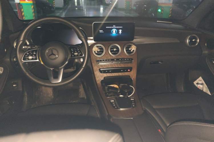 Used Mercedes-Benz GLC 2022 GLC 300 L 4MATIC Dynamic Edition Prestige Model Center Console