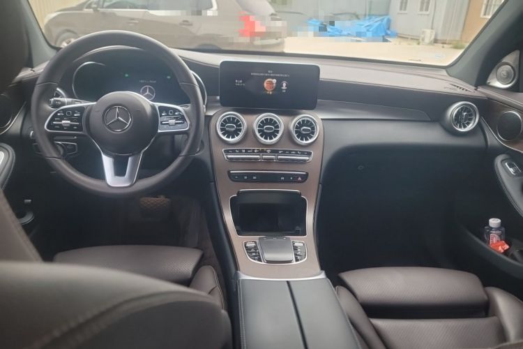 Used Mercedes-Benz GLC 2022 Second Facelift GLC 300 L 4MATIC Luxury Edition Center Console