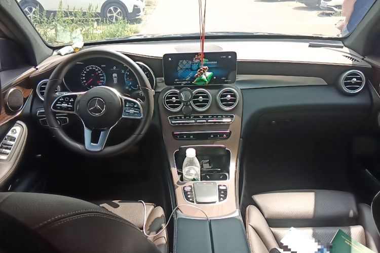 Used Mercedes-Benz GLC 2022 Second Facelift GLC 260 L 4MATIC Luxury Edition Center Console