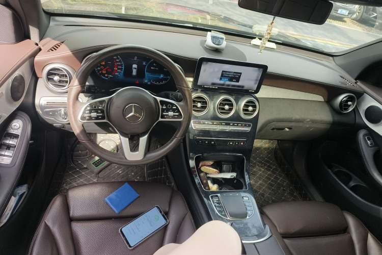Used Mercedes-Benz GLC 2022 Facelifted GLC 260 L 4MATIC Dynamic Edition Center Console