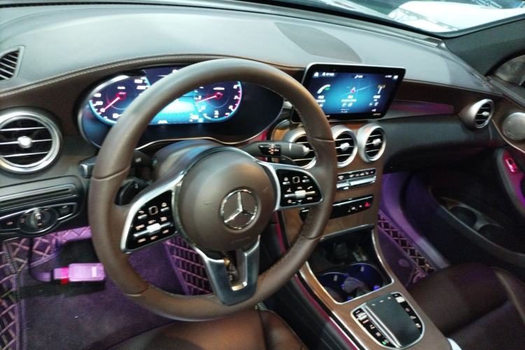 Used Mercedes-Benz GLC 2022 GLC 300 L 4MATIC Dynamic Edition Prestige Model Center Console