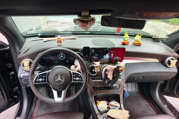 Used Mercedes-Benz GLC 2022 Second Facelift GLC 260 L 4MATIC Luxury Edition Center Console