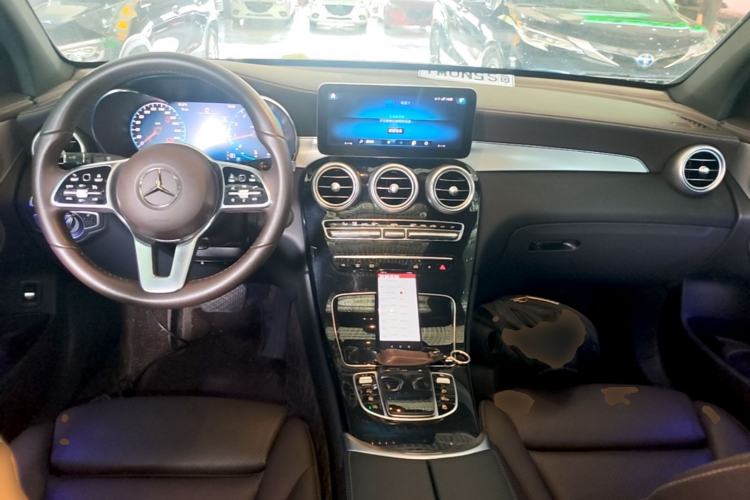 Used Mercedes-Benz GLC 2022 Facelifted GLC 260 L 4MATIC Dynamic Edition Center Console