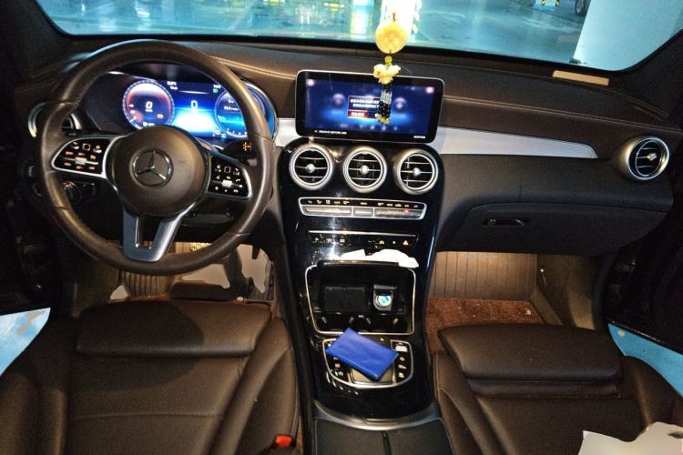 Used Mercedes-Benz GLC 2022 Facelifted GLC 260 L 4MATIC Dynamic Edition Center Console