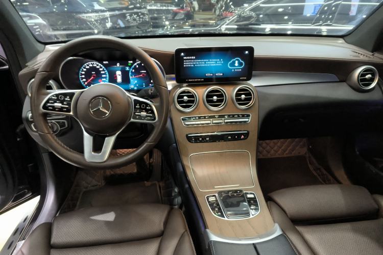 Used Mercedes-Benz GLC 2022 Second Facelift GLC 260 L 4MATIC Luxury Edition Center Console