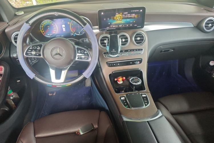 Used Mercedes-Benz GLC 2022 Second Facelift GLC 300 L 4MATIC Luxury Edition Center Console