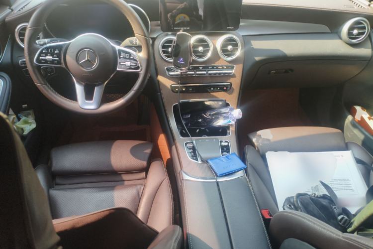 Used Mercedes-Benz GLC 2022 Second Facelift GLC 260 L 4MATIC Luxury Edition Center Console