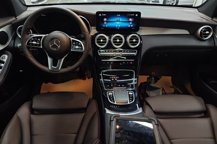 Used Mercedes-Benz GLC 2022 Facelifted GLC 260 L 4MATIC Dynamic Edition Center Console