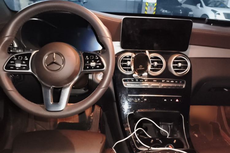 Used Mercedes-Benz GLC 2022 GLC 260 L 4MATIC Dynamic Edition Center Console