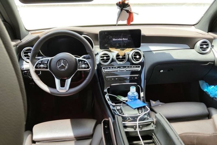 Used Mercedes-Benz GLC 2022 Facelifted GLC 260 L 4MATIC Dynamic Edition Center Console