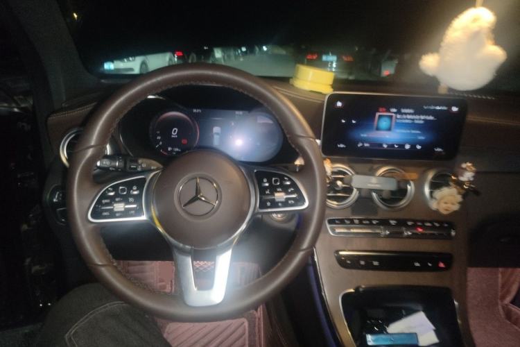 Used Mercedes-Benz GLC 2022 Second Facelift GLC 260 L 4MATIC Luxury Edition Center Console