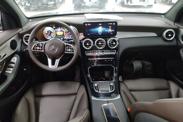 Used Mercedes-Benz GLC 2022 Refreshed GLC 260 L 4MATIC Dynamic Edition Center Console