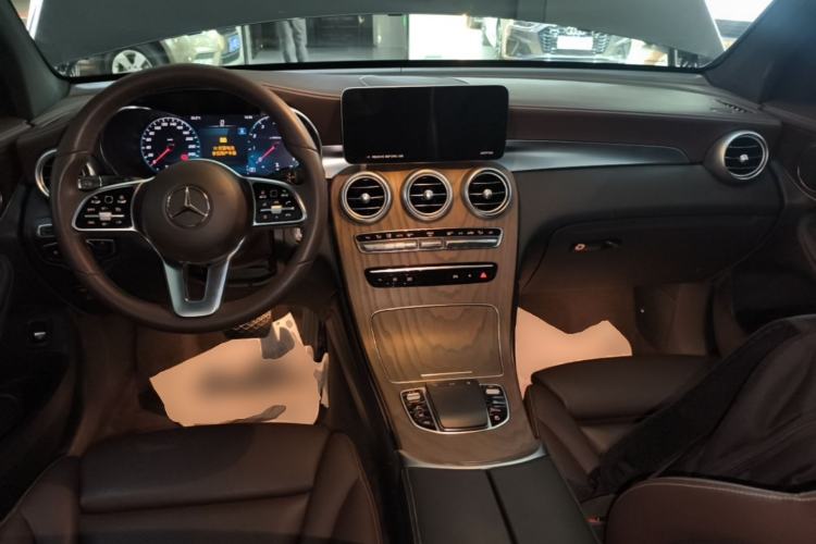 Used Mercedes-Benz GLC 2022 Second Facelift GLC 260 L 4MATIC Luxury Edition Center Console
