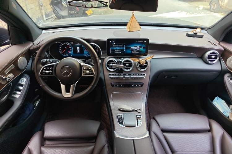 Used Mercedes-Benz GLC 2022 Refreshed GLC 300 L 4MATIC Dynamic Edition Prestige Version Center Console