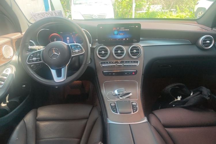 Used Mercedes-Benz GLC 2022 GLC 300 L 4MATIC Luxury Model Center Console