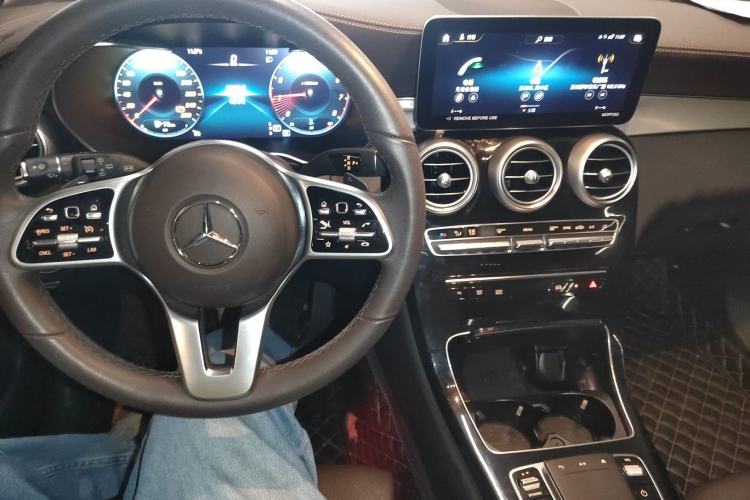 Used Mercedes-Benz GLC 2022 Facelifted GLC 260 L 4MATIC Dynamic Edition Center Console