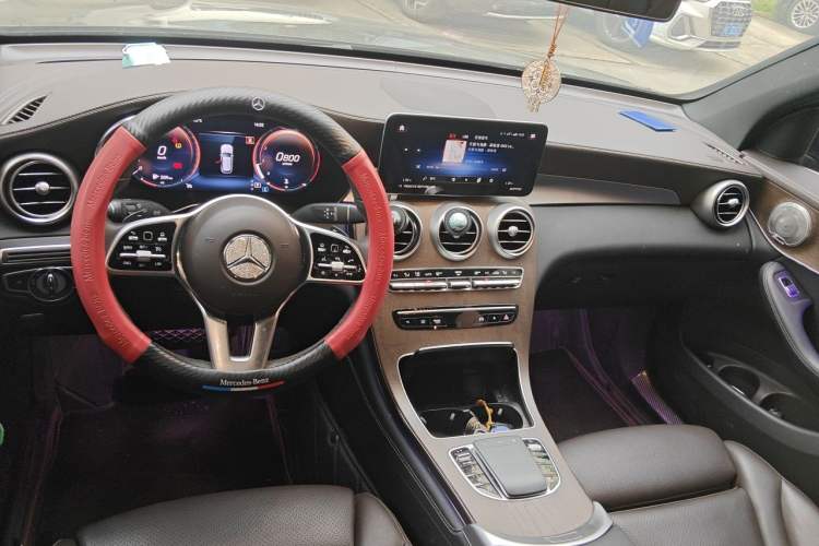 Used Mercedes-Benz GLC 2022 GLC 260 L 4MATIC Luxury Model Center Console