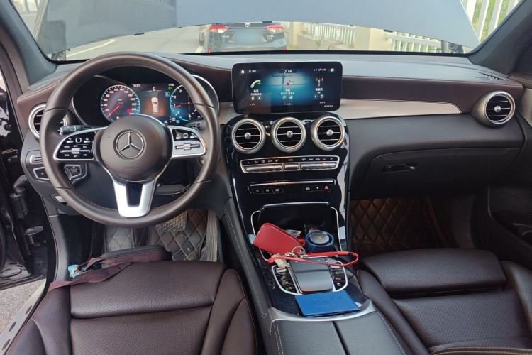 Used Mercedes-Benz GLC 2022 Refreshed GLC 260 L 4MATIC Dynamic Edition Center Console