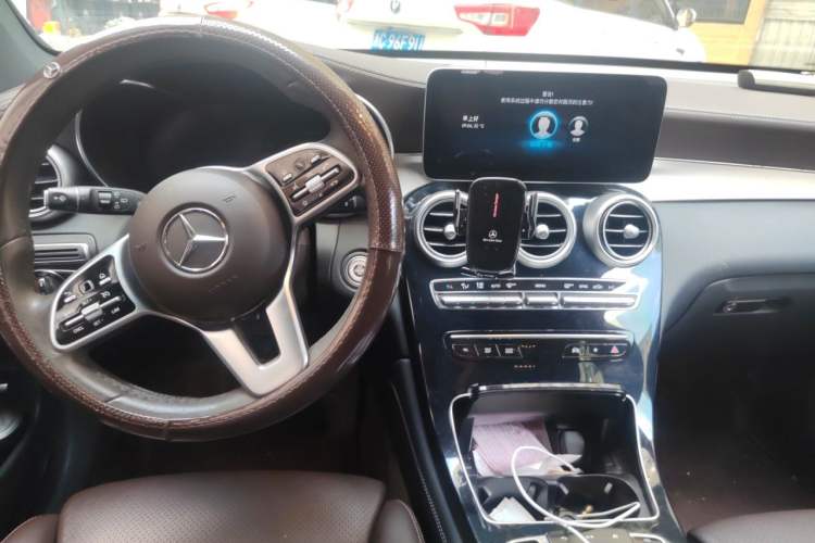 Used Mercedes-Benz GLC 2022 GLC 260 L 4MATIC Dynamic Edition Center Console