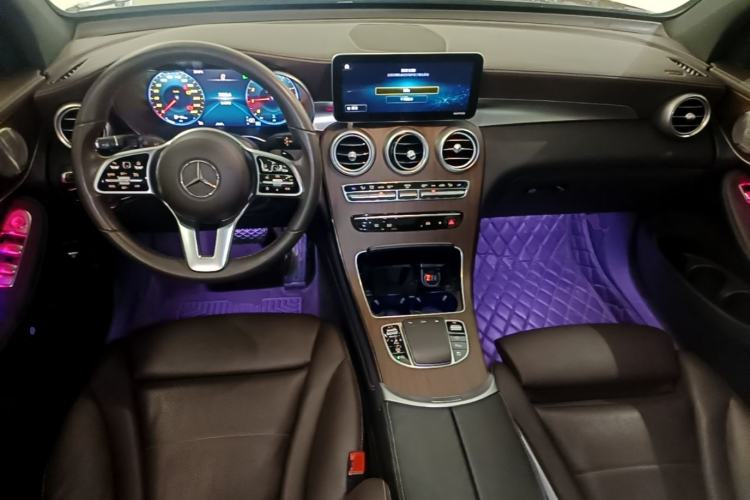 Used Mercedes-Benz GLC 2022 GLC 300 L 4MATIC Dynamic Model Center Console