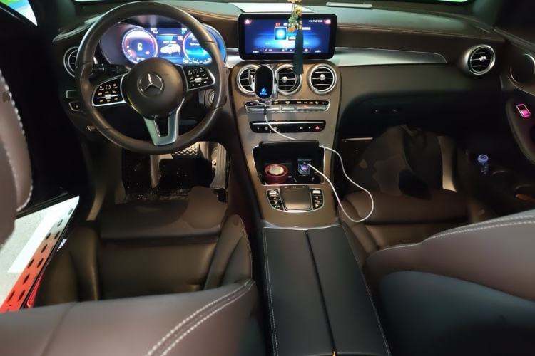 Used Mercedes-Benz GLC 2022 Second Facelift GLC 260 L 4MATIC Luxury Edition Center Console