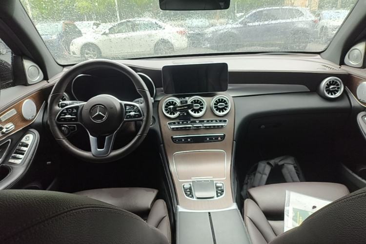 Used Mercedes-Benz GLC 2022 Facelift GLC 260 L 4MATIC Luxury Edition Center Console