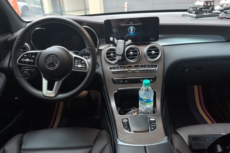 Used Mercedes-Benz GLC 2022 GLC 300 L 4MATIC Dynamic Model Center Console