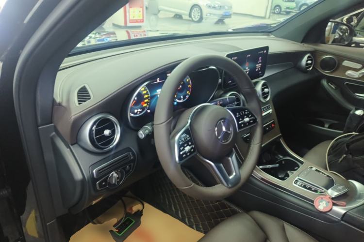 Used Mercedes-Benz GLC 2022 Second Facelift GLC 260 L 4MATIC Luxury Edition Center Console