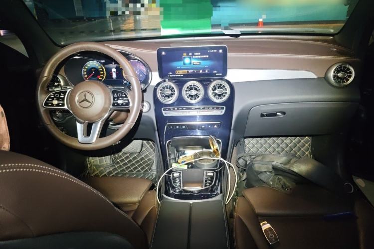 Used Mercedes-Benz GLC 2022 Refreshed GLC 260 L 4MATIC Dynamic Edition Center Console