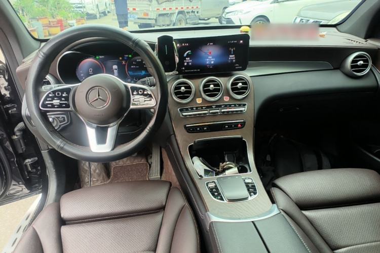 Used Mercedes-Benz GLC 2022 Refreshed GLC 300 L 4MATIC Dynamic Edition Center Console