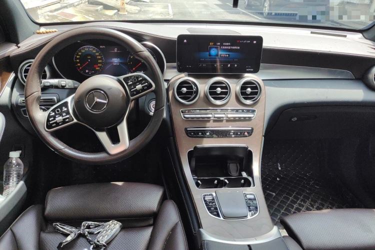 Used Mercedes-Benz GLC 2022 GLC 300 L 4MATIC Dynamic Model Center Console