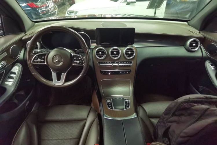 Used Mercedes-Benz GLC 2022 Second Facelift GLC 260 L 4MATIC Luxury Edition Center Console