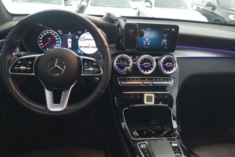 Used Mercedes-Benz GLC 2022 Facelifted GLC 260 L 4MATIC Dynamic Edition Center Console