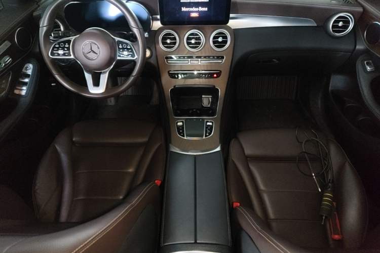 Used Mercedes-Benz GLC 2022 Facelift GLC 260 L 4MATIC Luxury Edition Center Console