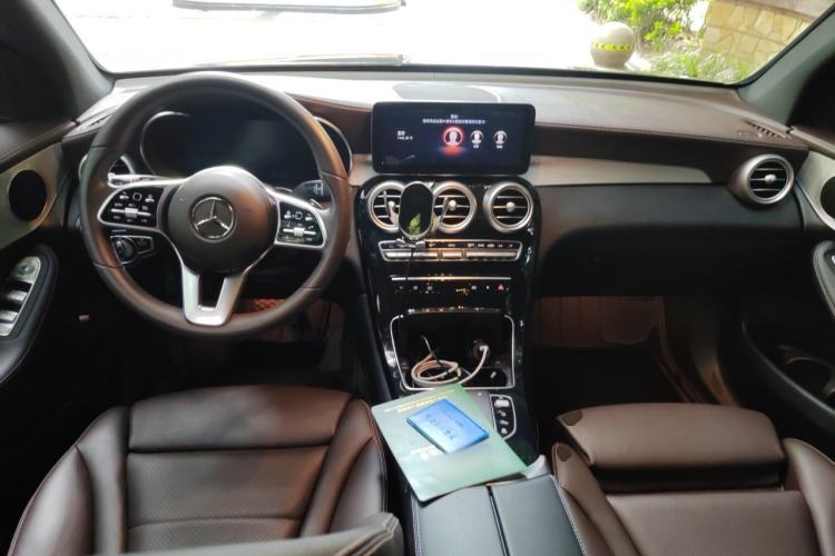 Used Mercedes-Benz GLC 2022 Facelifted GLC 260 L 4MATIC Dynamic Edition Center Console