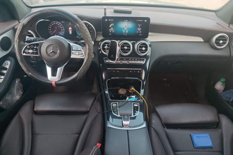 Used Mercedes-Benz GLC 2022 Facelifted GLC 260 L 4MATIC Dynamic Edition Center Console